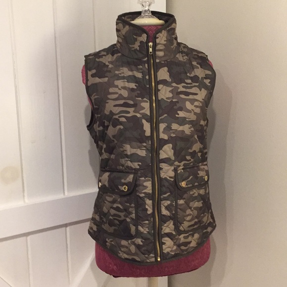 **SOLD**Cynthia Rowley Camo Vest - Picture 1 of 6